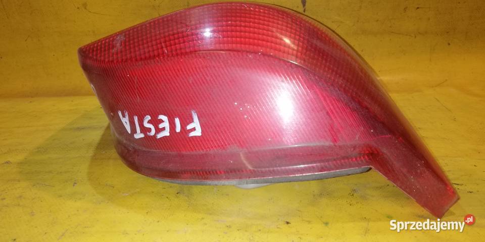 lampa tył lewa Ford Fiesta MK3 Mazda 121 osobowe Piotrków Trybunalski