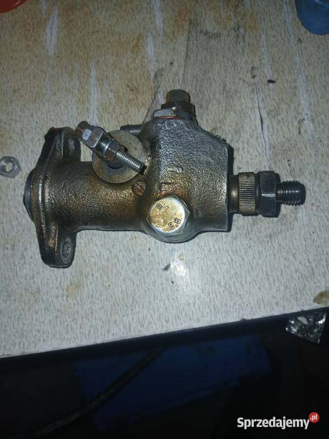 Pompa paliwa do silnika s 301d Układ paliwowy Brzyska