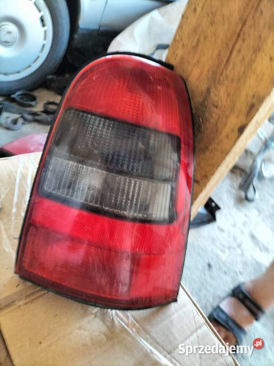 Opel Vectra B Lampa tył tylna kombi lewa Kamień-Kolonia