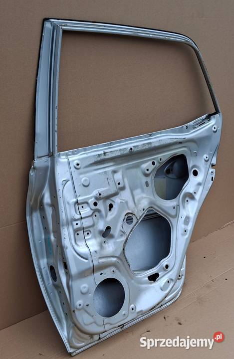 TOYOTA AURIS I DRZWI PRAWY TYŁ PRAWE TYLNE Drzwi Drzwi Bieleń