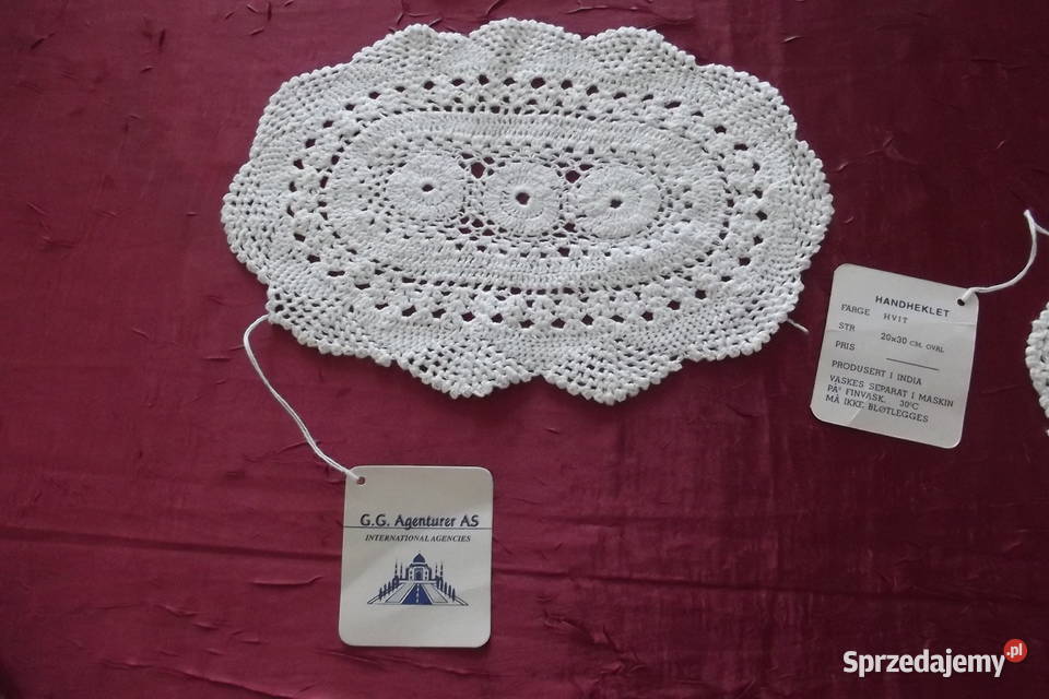 Cztery sztuki nowych nicianych serwetekserwetki biały Piekary Śląskie