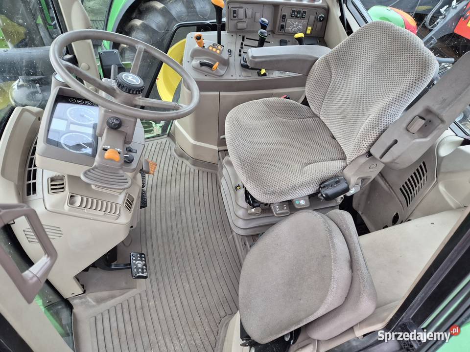 John Deere 6155M nie pracował w rolnictwie Dziwie