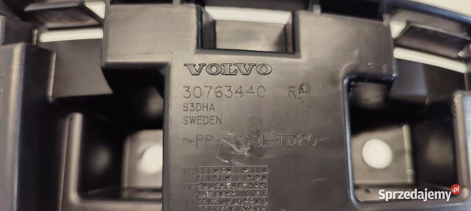 VOLVO XC60 ŚLIZG ZDERZAKA PRAWY TYŁ 30763440 osobowe sprzedam