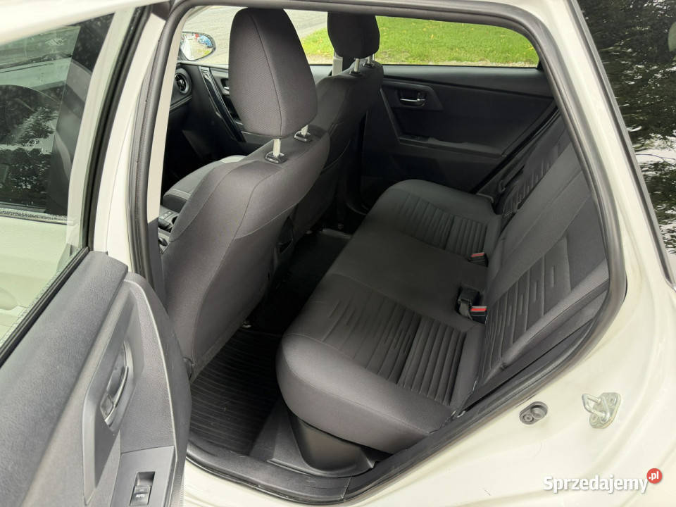 Toyota Auris 18 HSD 136 Serwisowany Kamera Ładny wielofunkcyjna kierownica