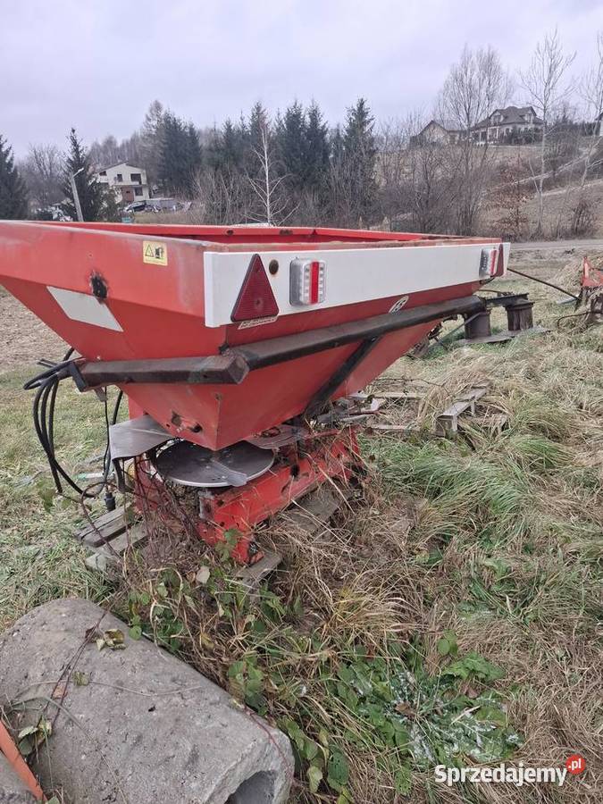 rozsiewacz nawozu woprol Świlcza
