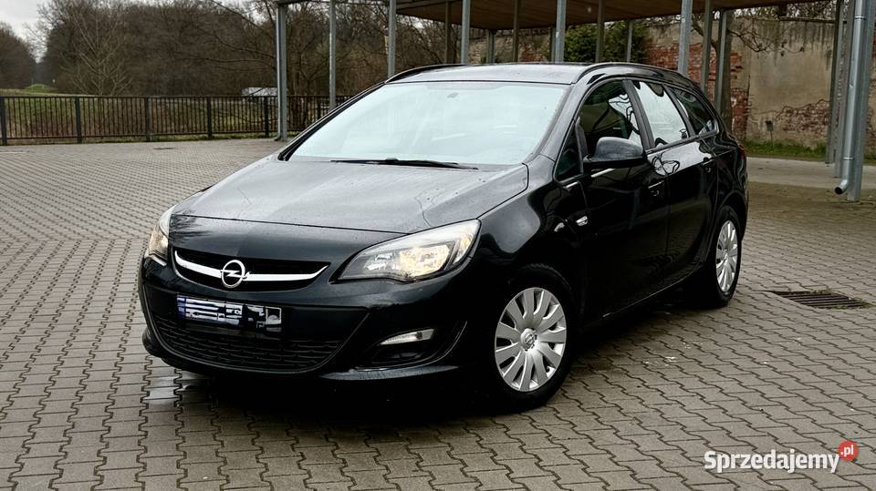 Opel Astra J Sports Tourer 16 CDTI 110 Webasto Rusko sprzedam