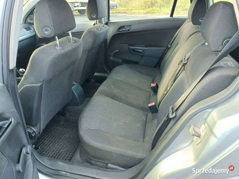 Opel Astra Opel Astra 17CDTI 80 05r H 20042014 Rok produkcji 2005 Tarnów