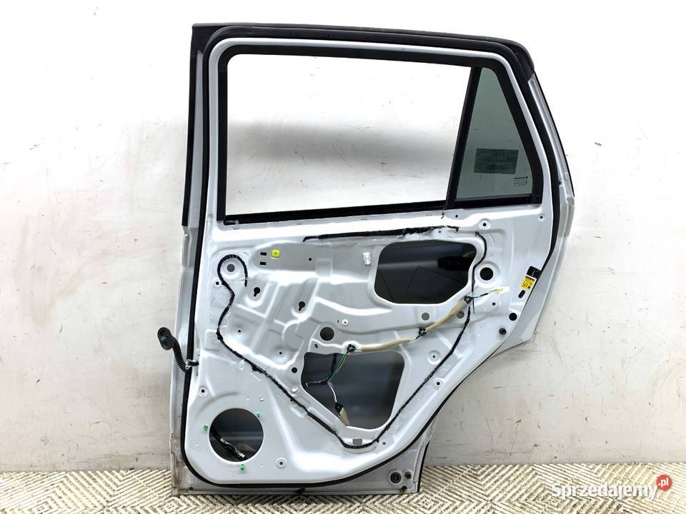DRZWI PRAWY TYŁ SUZUKI SX4 Crossover Pearl white podkarpackie