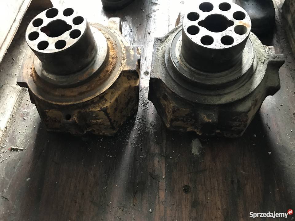 Zwrotnica mostu przedniego prawa Ford 650 655 sprzedam