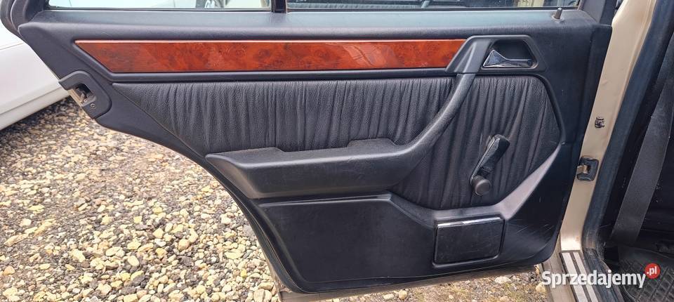 Czarne skóry tapicerka Mercedes W124