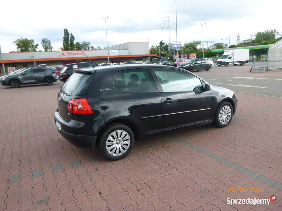 Volkwagen GOLF 16 MPI BLACHARCE PROGÓWNAVI MFD2 Rok produkcji 2006 Warszawa sprzedam