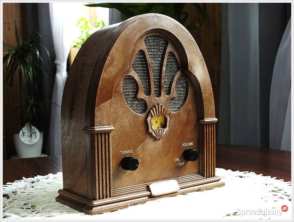 Piękne radio w starym stylu lat 2030 Retro Żary