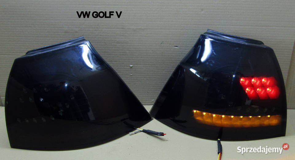 LAMPA TYLNA PRAWALEWA VW GOLF V CZARNA Mysłaków