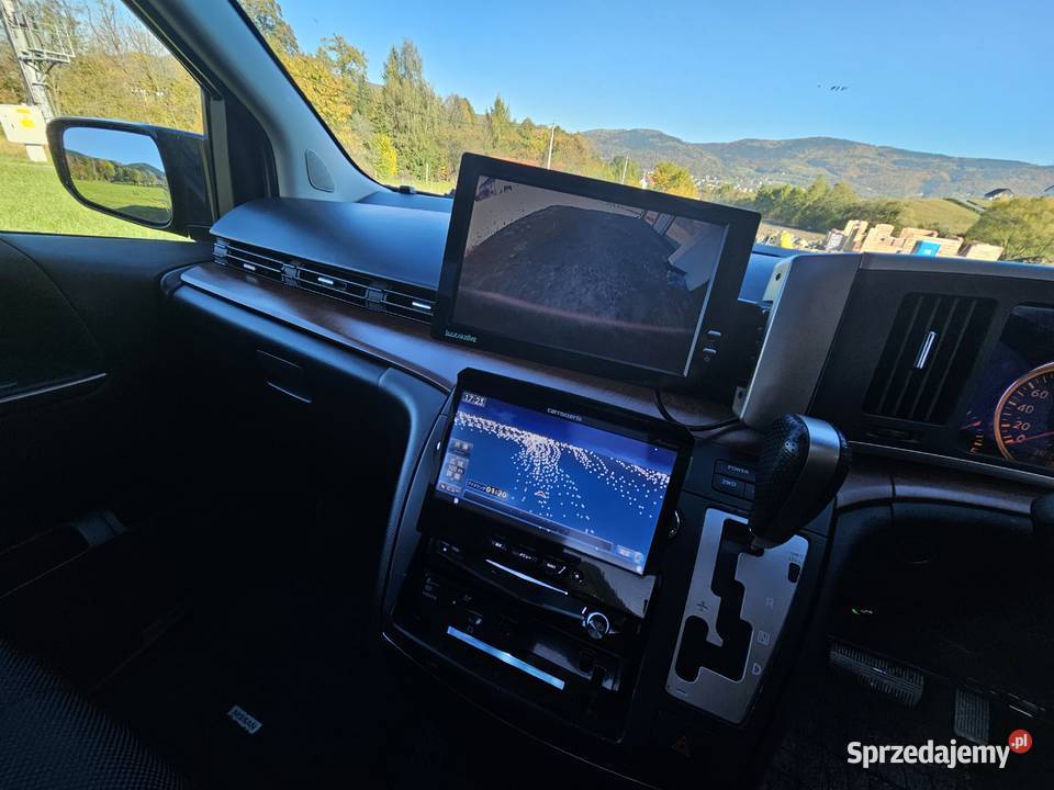Nissan Elgrand E51 AWD 35 Benzyna z instrukcją sprzedam