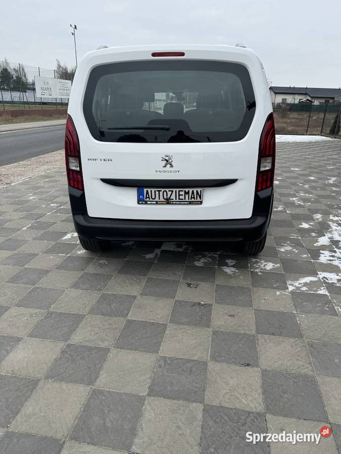 Peugeot Rifter 7 osób2019poj 12 benzynaprzebieg Ciechocinek
