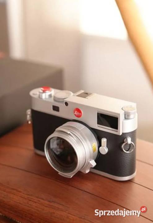 Srebrny model aparatu Leica Zielona Góra