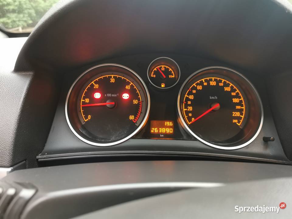 Opel Astra H 2010r Kampinos A
