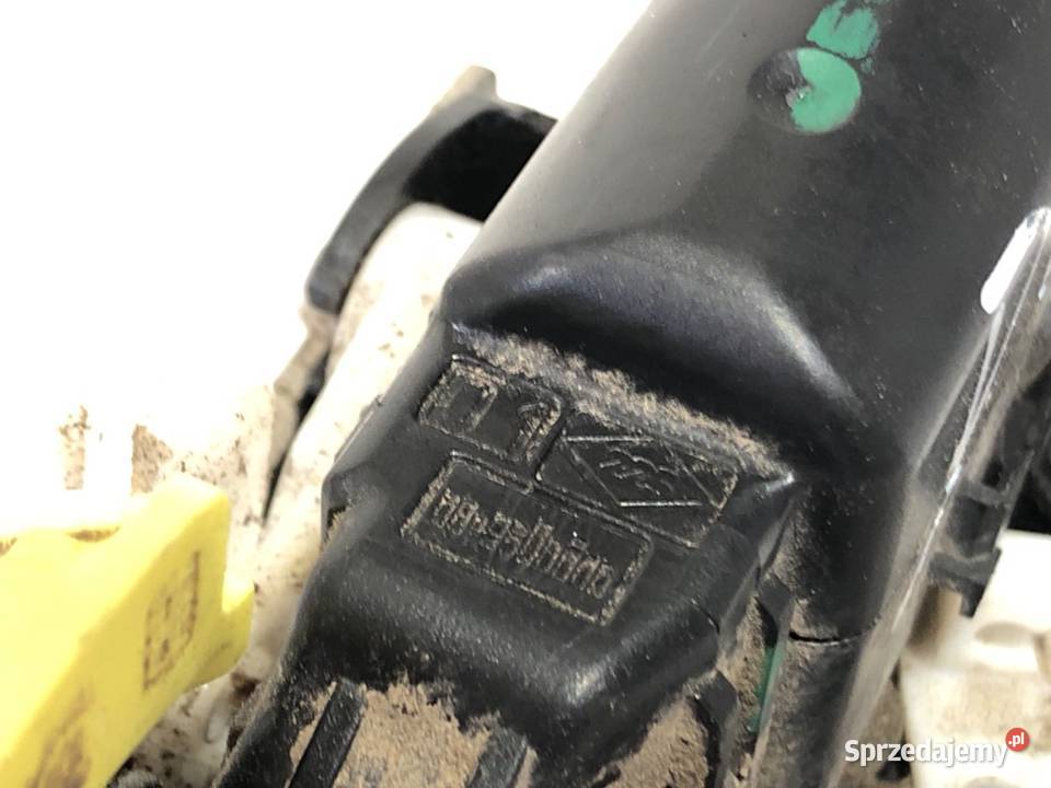 ZAMEK DRZWI PRAWY TYŁ DACIA DUSTER Hatchback sprzedam