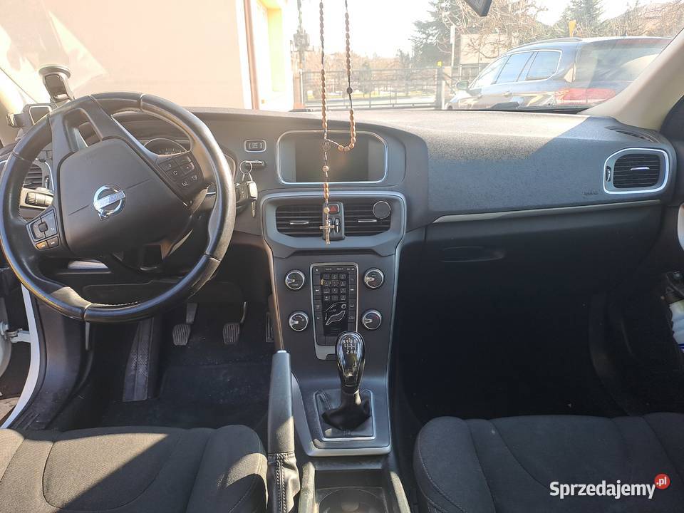 Volvo V40 16 D2 115 euro 5 2013 250 Hak 2 kpl Borki
