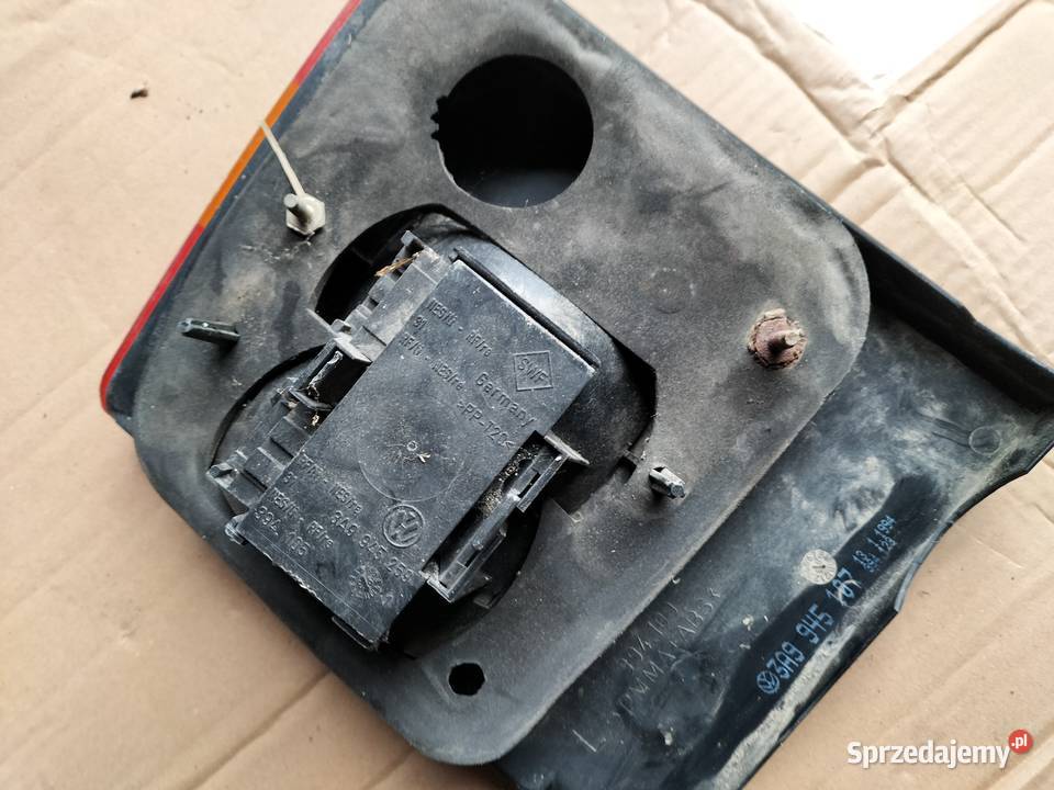 LAMPA TYŁ TYLNA LEWA VW PASSAT B4 KLAPA lubelskie Kamień-Kolonia