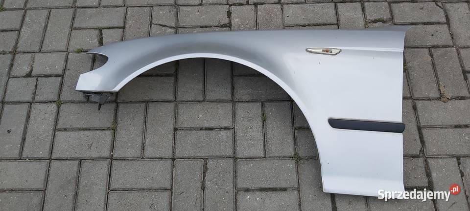 BMW E46 błotnik przedni prawy srebrny 2004r Skarżysko-Kamienna sprzedam