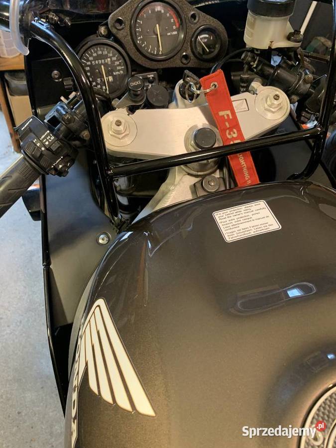 Honda CBR 900 SC28 1992 zamienię na BMW R35 sportowy Honda dolnośląskie Osiecznica