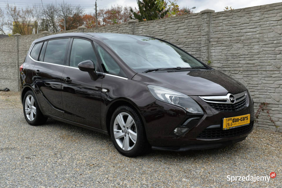 Opel Zafira 14 140 Cosmo Panorama Kamera czujnik deszczu Dąbrowa Górnicza