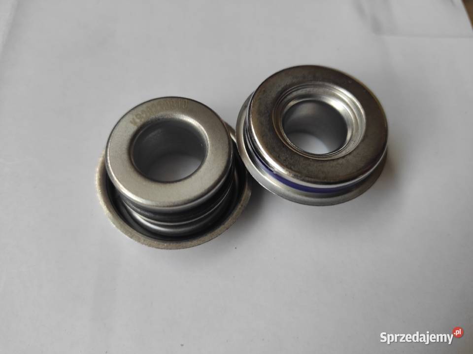 Reperaturka pompy wody MF Massey Ferguson3P