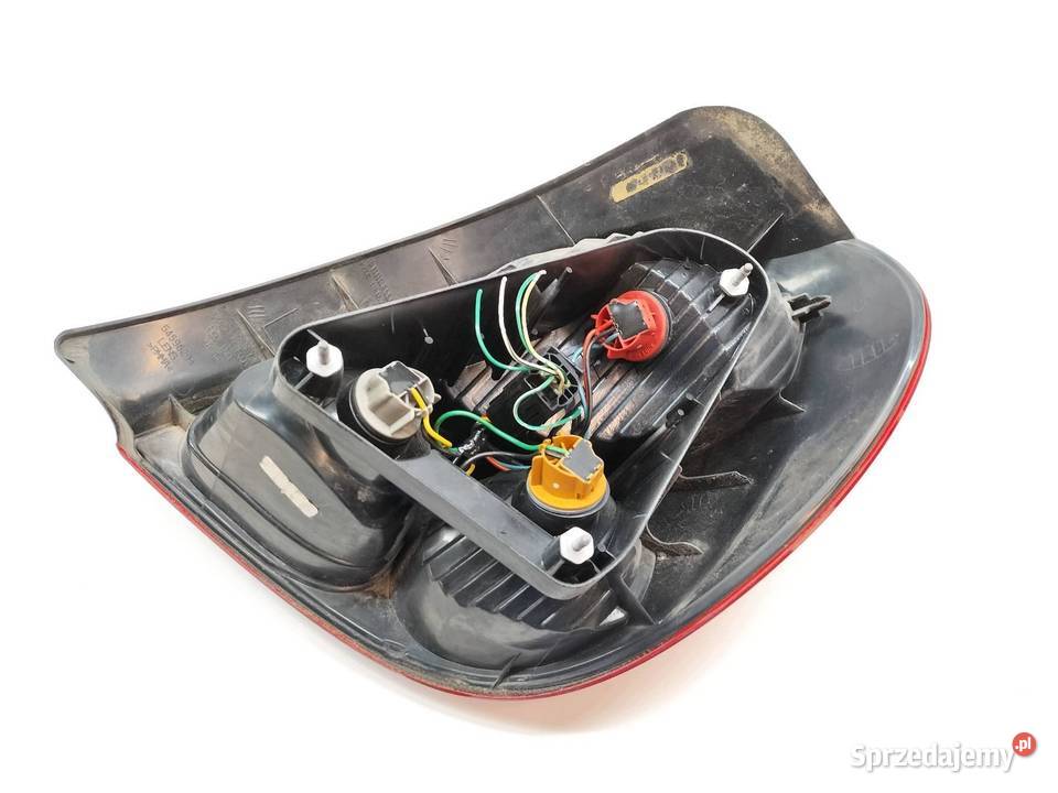 LAMPA TYŁ LEWA E11 Toyota Corolla VIII 19952000