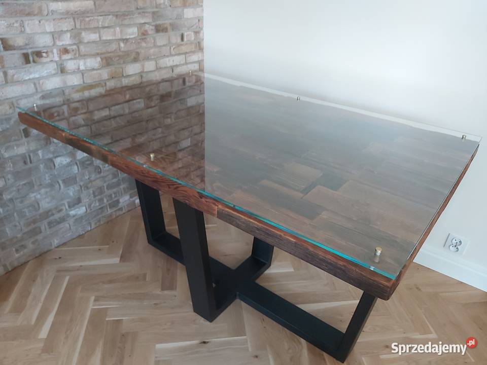 Stół z blatem ze starego drewna