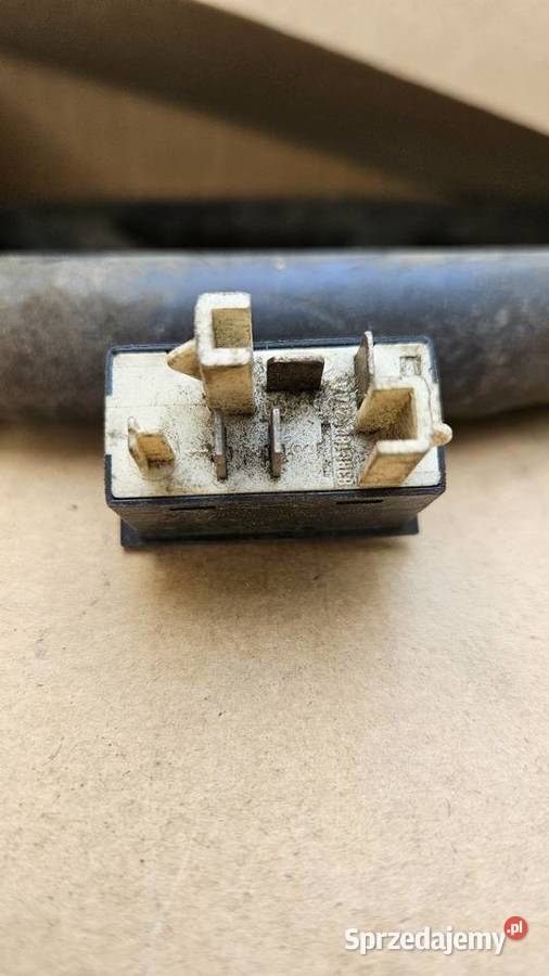 Włącznik ogrzewania tylnej szyby Ford Sierta osobowe Łódź