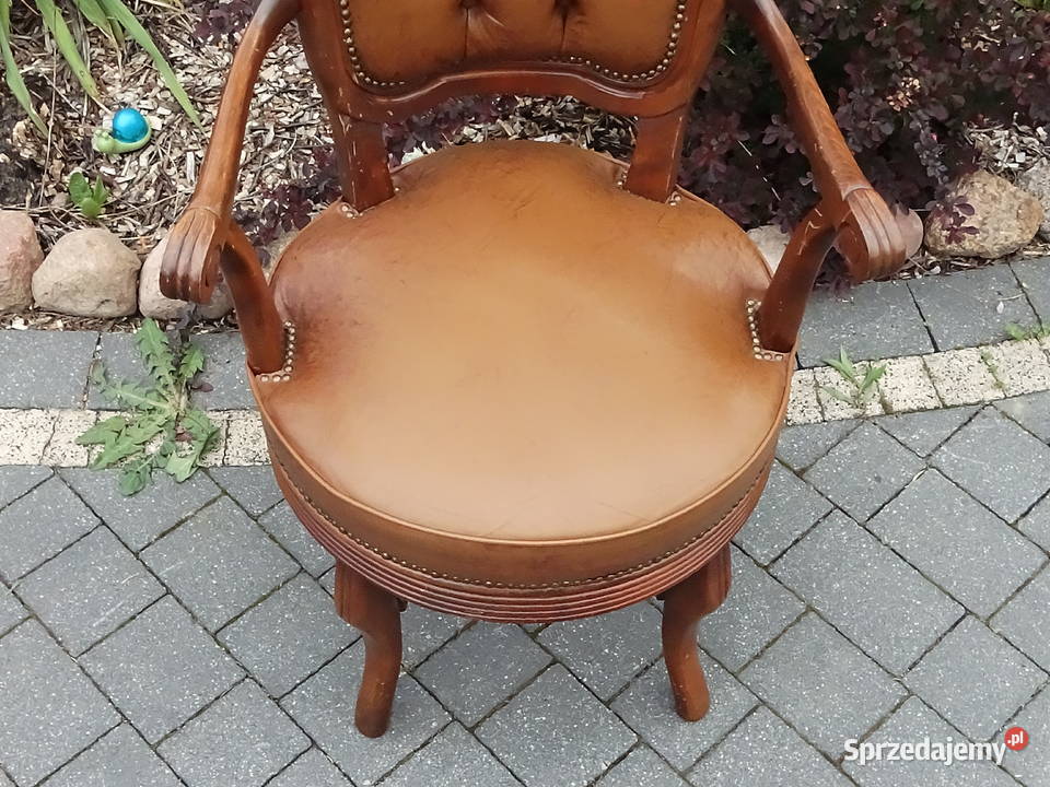 Stylowy Fotel Obrotowy Chesterfield Skóra Biłgoraj