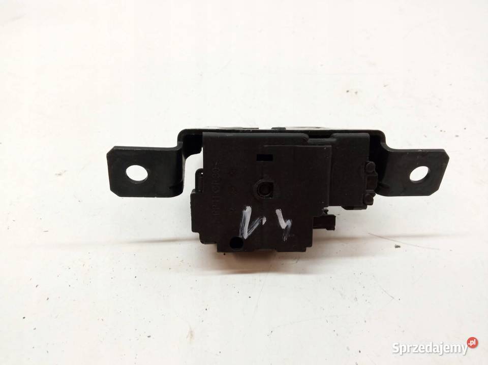 ZAMEK KLAPY BAGAŻNIKA EUROPA 7248075 Bmw Seria 1