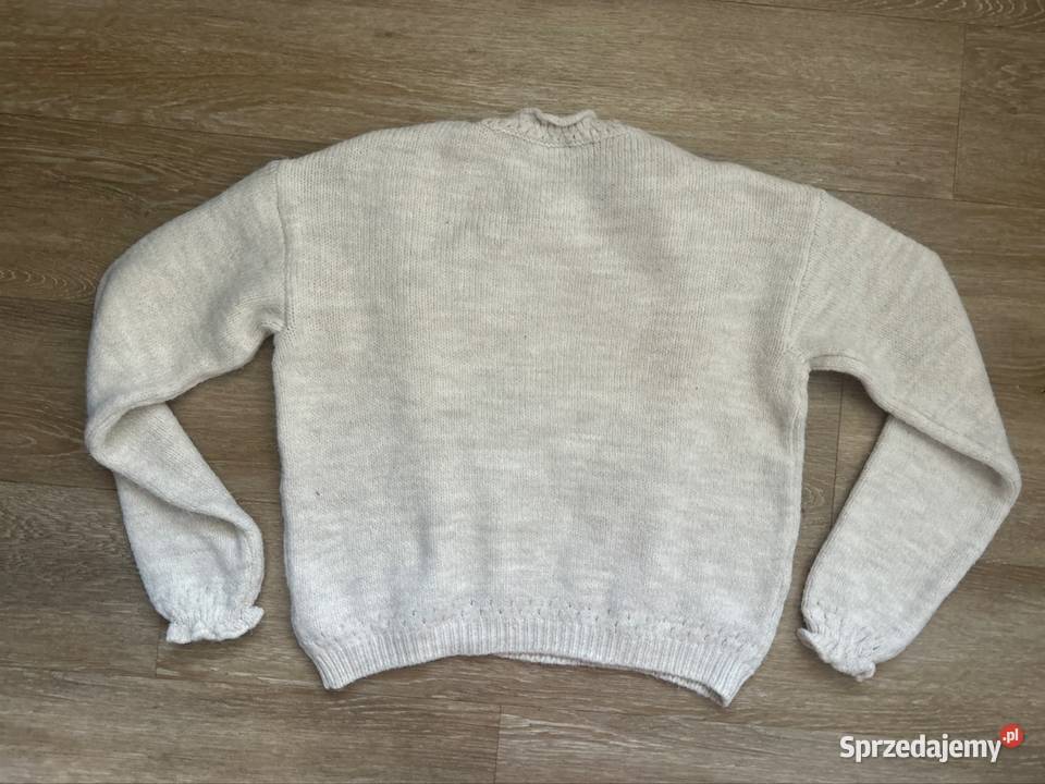 Sweter z haftem M sweter z haftem i falbankami Wyszków