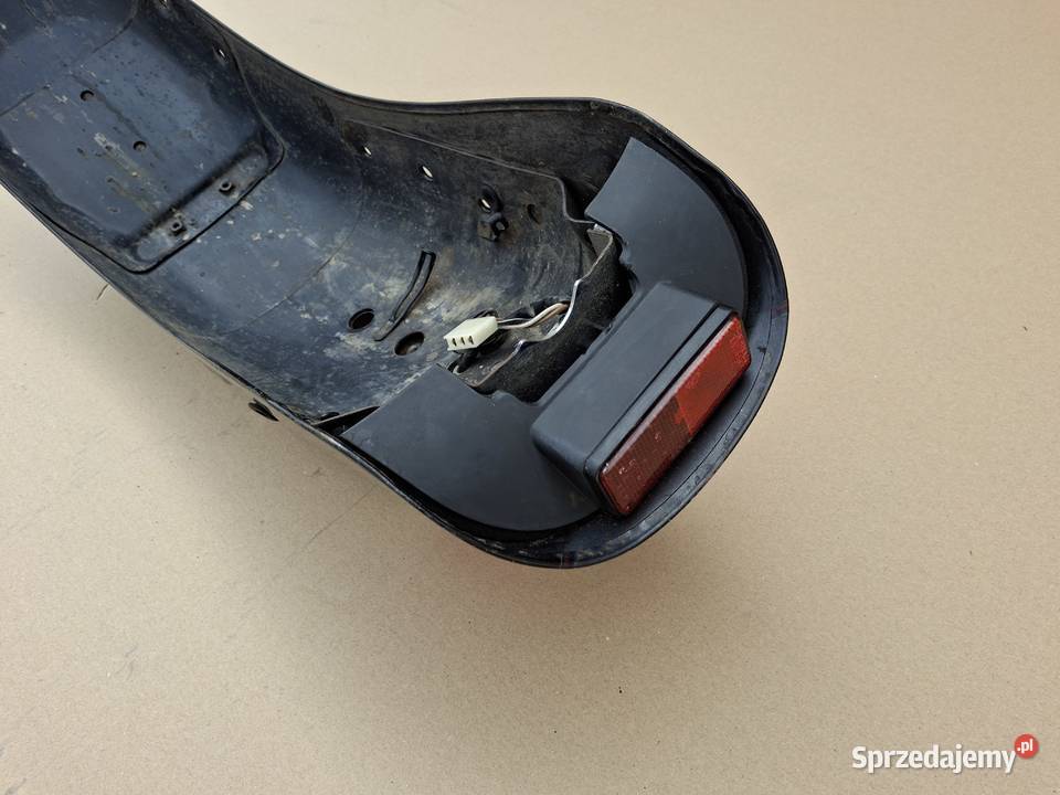 SUZUKI INTRUDER VS 1400 BŁOTNIK TYŁ LAMPA Bieleń sprzedam