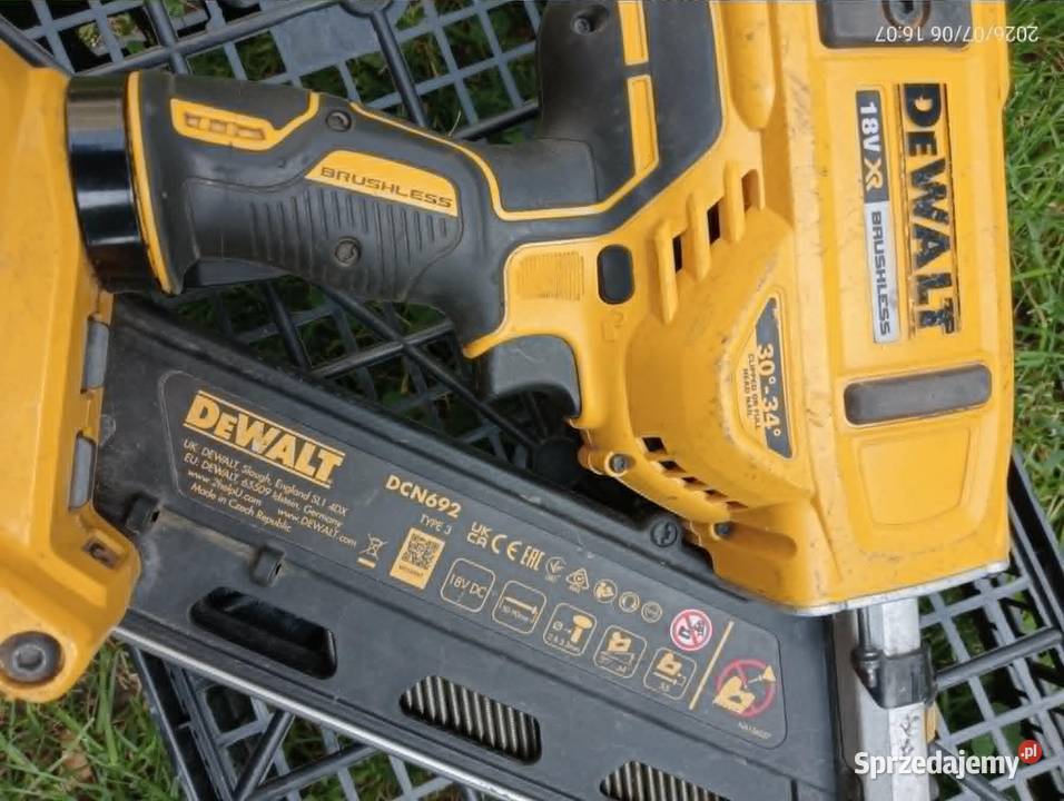 Gwoździarka dewalt dcn692