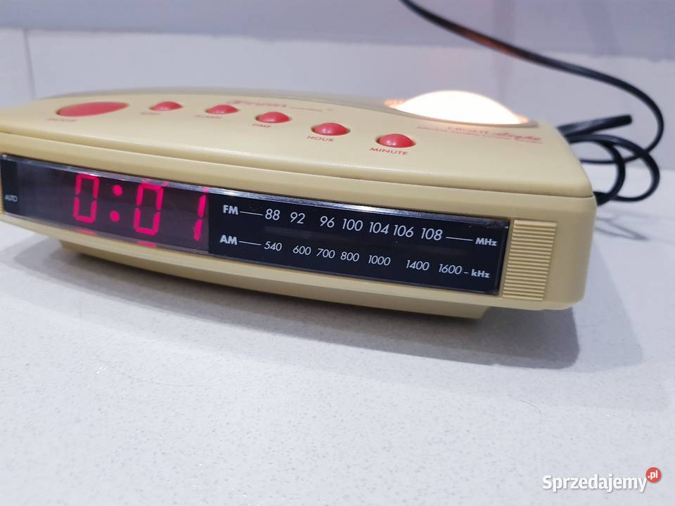 Stary radiobudzik Frist Austria z lampką nocną Pozostałe