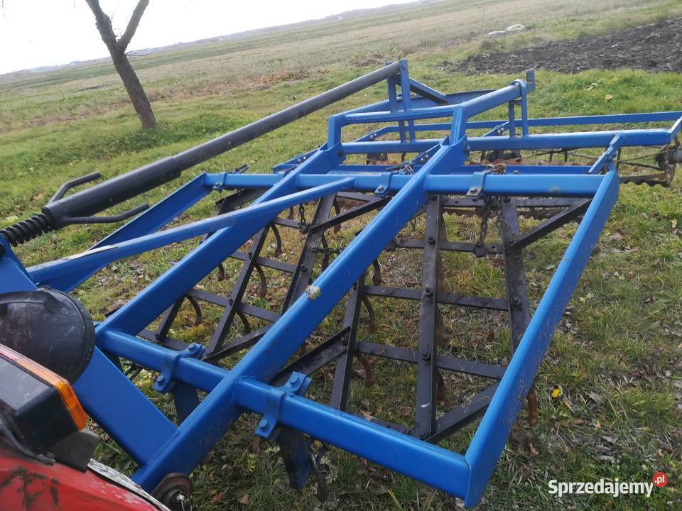 Agregat uprawowy 18 na ciężkiej bronie Izbiska