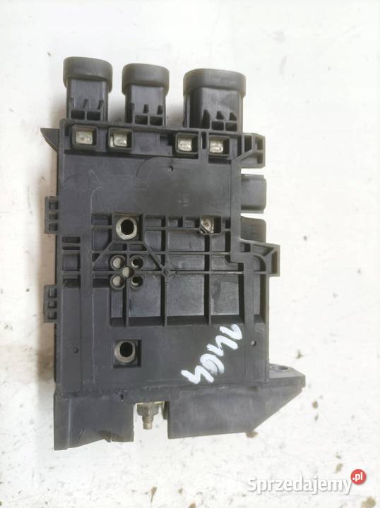 SKRZYNKA BEZPIECZNIKÓW AKUMULATORA 243800011R świętokrzyskie sprzedam