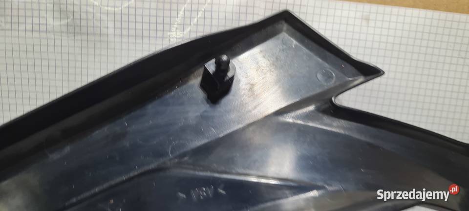 Suzuki GSR 600 wypełnienie prawe plastik OEM Warszawa