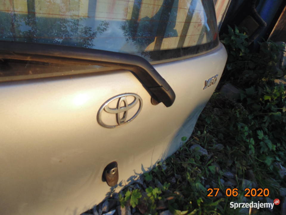 klapa tylna tył Toyota Yaris I 9906 Srebrna Kraków
