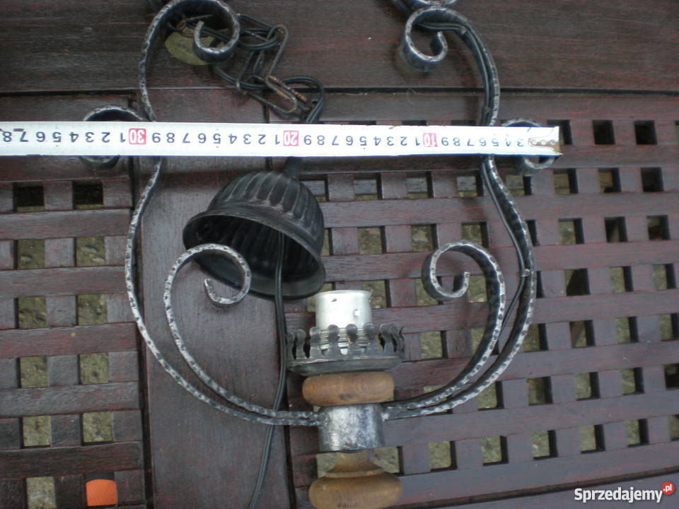 Pięknyręcznie kuty żyrandol inny kolor