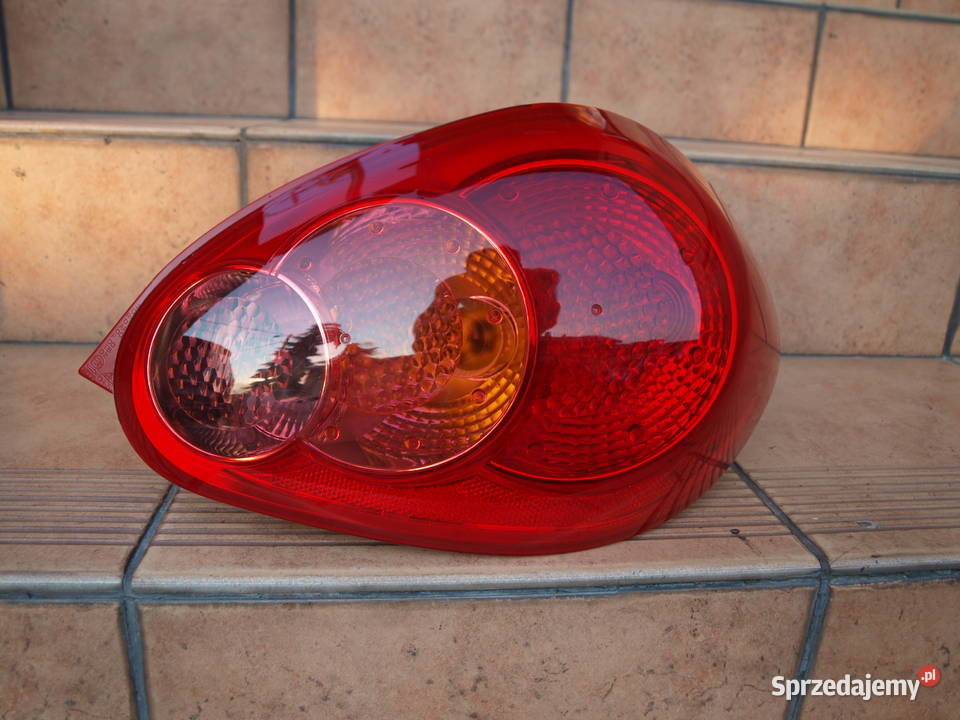 Toyota Aygo lampa prawa tył 2005 2009r europa lampy tylne Kalisz