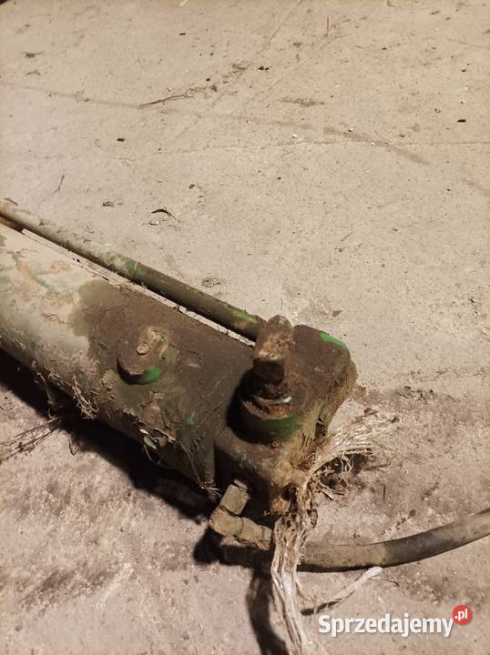Siłownik hydrauliczny dwustronnego dzialania Chełm
