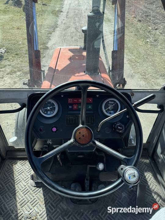 Ciągnik Massey Ferguson 675 Ładowacz czołowy tur