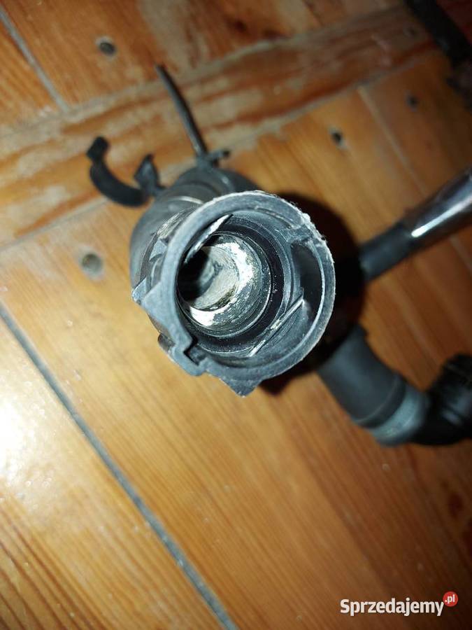 Przewód wodny audi a6c6 4F0819334 Węże chłodnicy Łuków