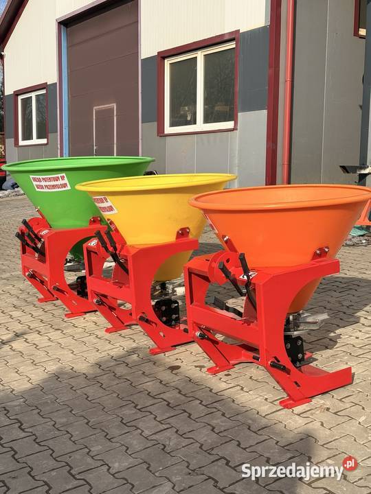Rozsiewacz lejek polska produkcja nowoczesna nieuszkodzony Zawichost