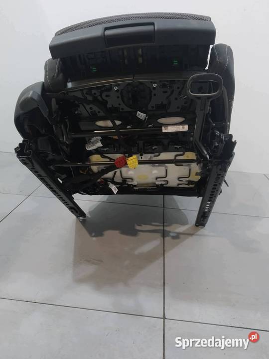 FOTELE PRAWY PASAŻERA ELEKTRYCZNY GRZANY Skoda