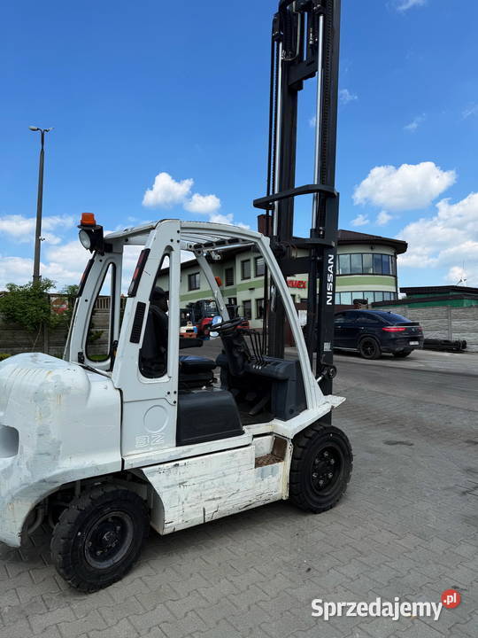 wózek widłowy NISSAN FD32 diesel Triplex 550m Nissan