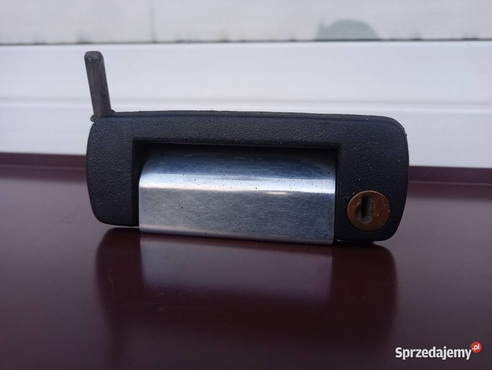 Fiat 126p Maluch klamka zewnętrzna drzwi prawa Sieradz